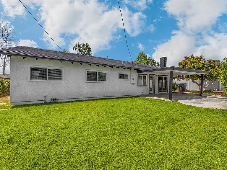 630 N Colfax St — Photo 25