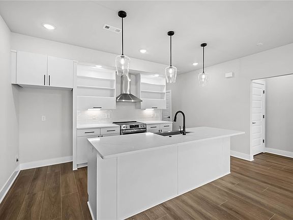 3rd image of 3319 SE Mp Pkwy #203