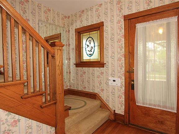 3rd image of 723 N Taylor Ave