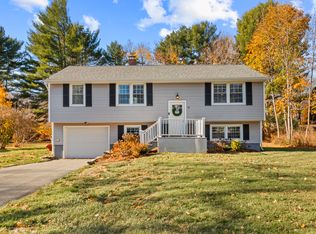51 Roxbury Ct, Niantic, CT 06357
