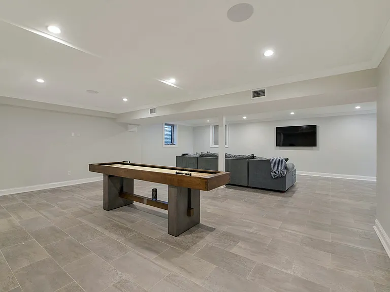 165 Marine Pl — Photo 23