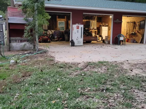 S Graham, Saginaw, MI 48609