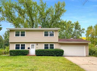 5929 Mayhill Dr, Madison, WI 53711