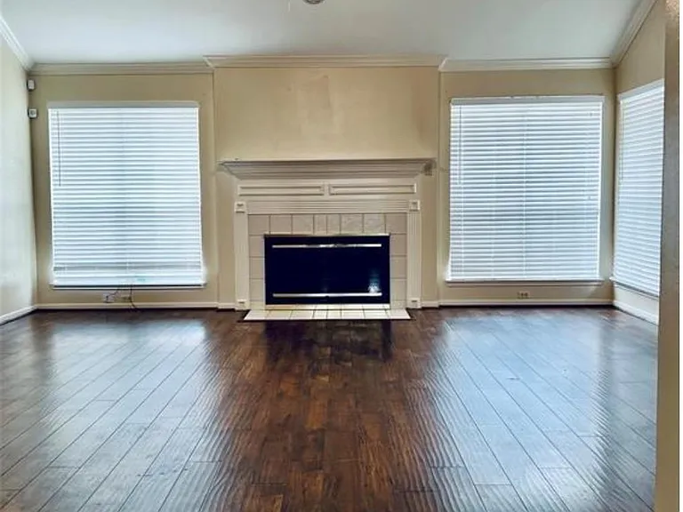 4230 Torrey Creek Ln — Photo 2