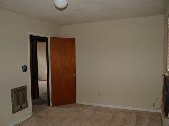 5th image of 805 Landers St