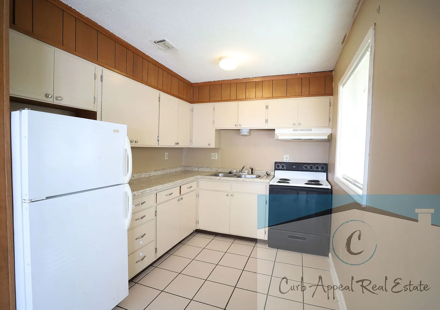 1802 Fairlane Ave — Photo 2