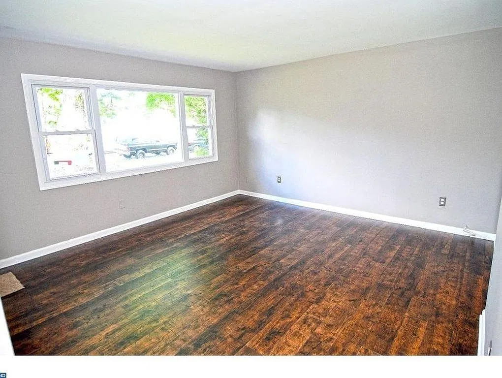 4 bed, 1041 sqft, $3,000 — Photo 2