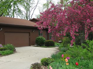 41 Rough Lee Ct, Madison, WI 53705