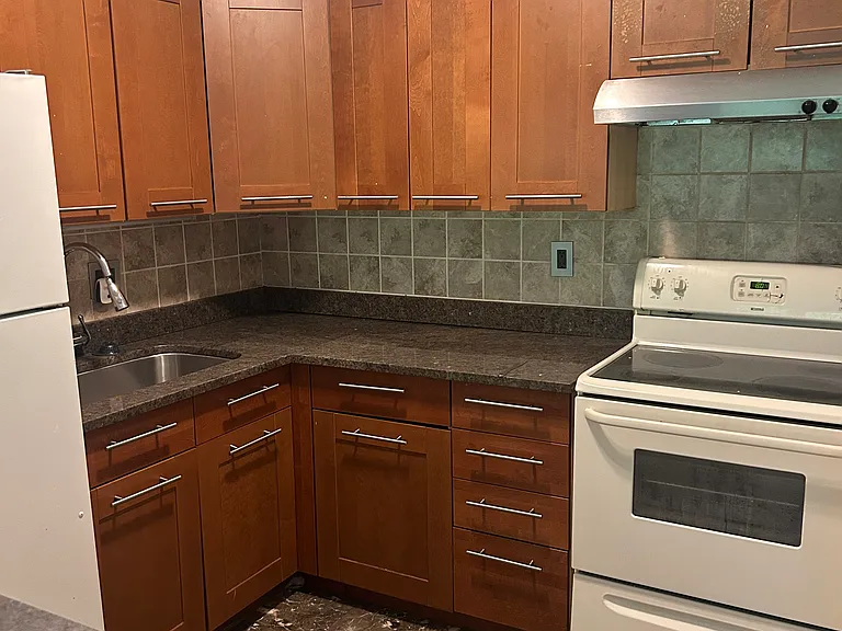 15 Donna Dr #C4 — Photo 11