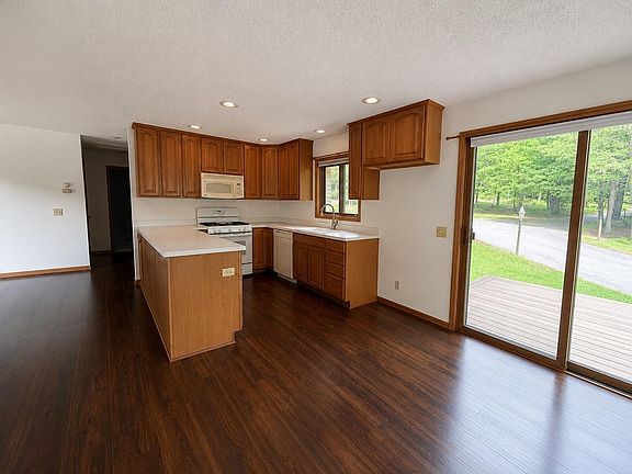 4th image of 9832 Bolger Lake Rd