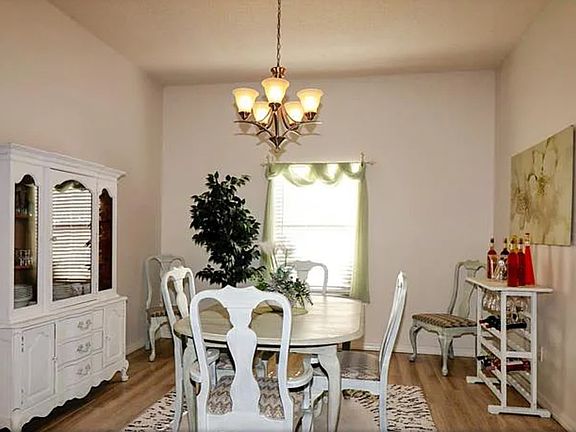 5th image of 1101 Monterey Ln