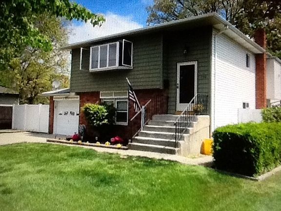 3rd image of 114 N Windhorst Ave