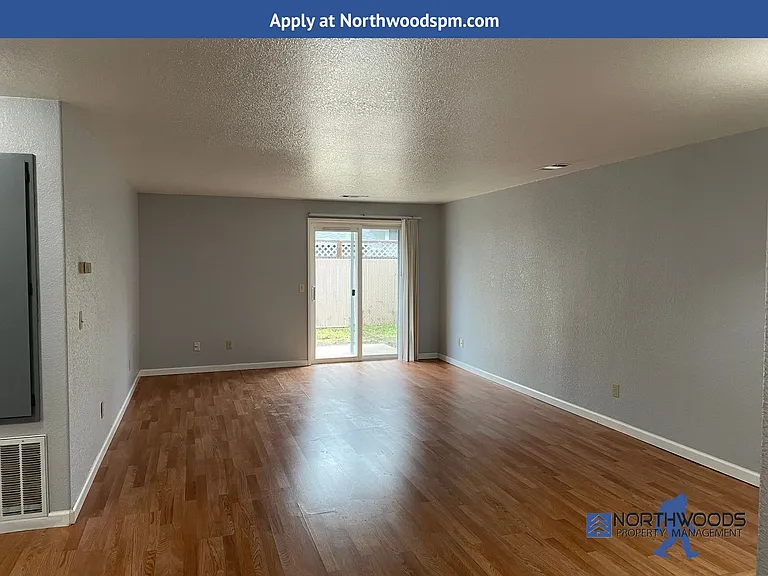 1393 Kokanee Ln — Photo 3
