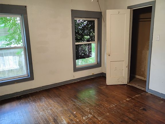 2nd image of 620 W Morton St