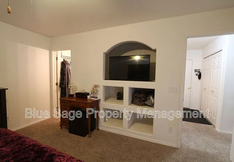 1712 W Durham Dr — Photo 10