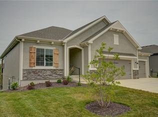 122 NW Joshua Dr, Lees Summit, MO 64081