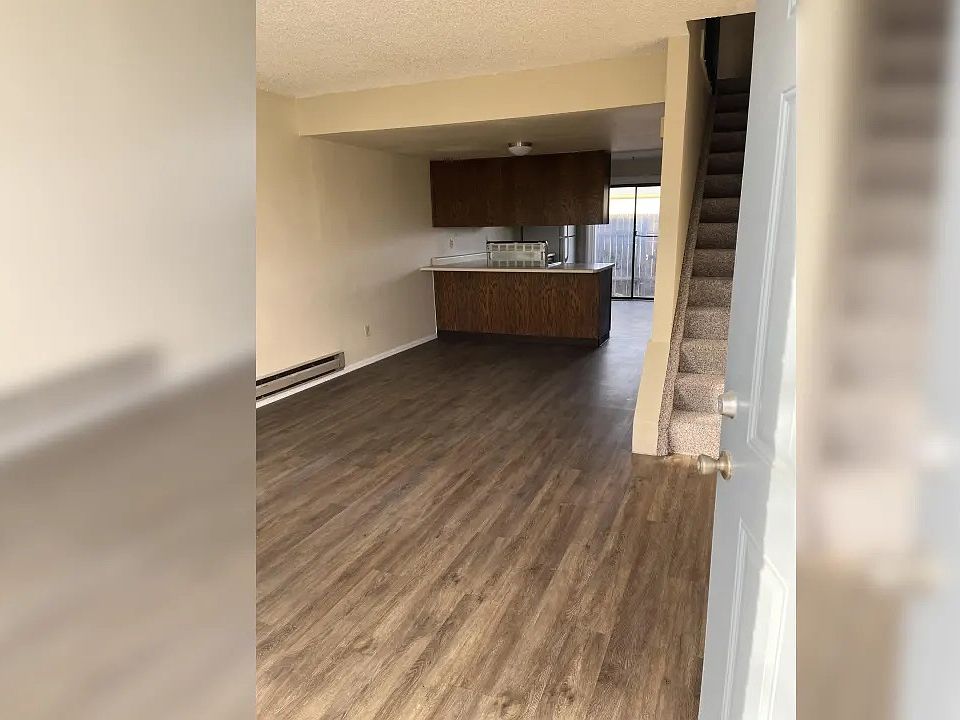 1st image of 1 Castle Royal Dr #5