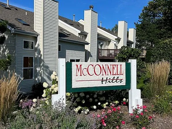 1507 Golden Oak Dr, Woodstock, IL 60098