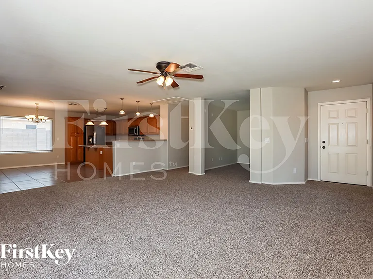 2050 W Hayden Peak Dr — Photo 3