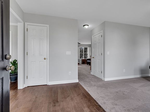 4th image of 2613 Douglas Ln