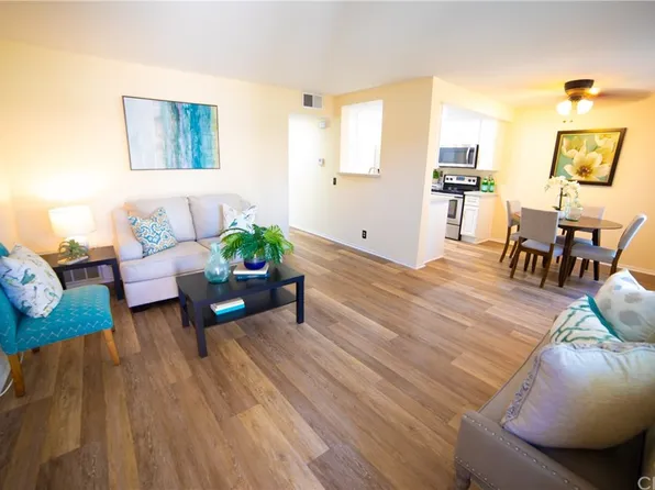 638 Bridgeport Cir #11, Fullerton, CA 92833