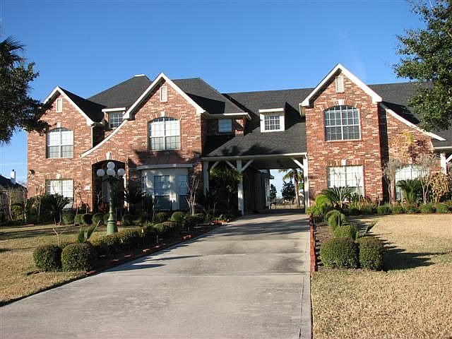 1st image of 8919 Royal Crest Ln