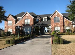 8919 Royal Crest Ln, Richmond, TX 77469