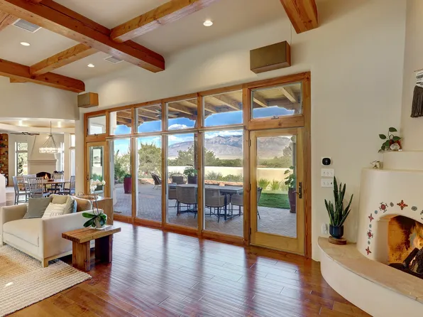 40 Hop Tree Trl, Corrales, NM 87048