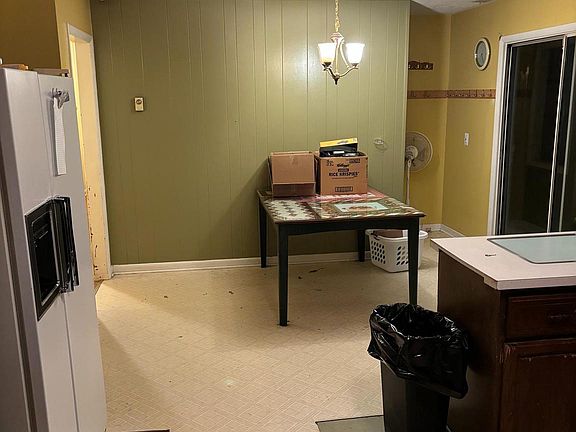 2nd image of 289 Depaul St