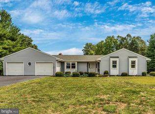 11390 Pine Hill Dr, Waynesboro, PA 17268