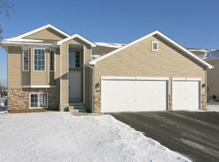 143 Arabian Ave E, Shakopee, MN 55379
