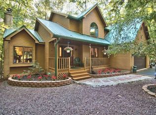 945 Evergreen Dr, Lakeville, PA 18438