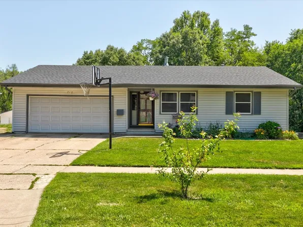 710 E Competine St, Knoxville, IA 50138