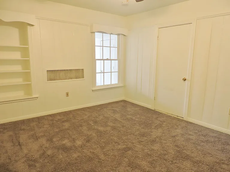 3425 Westcliff Rd S — Photo 9