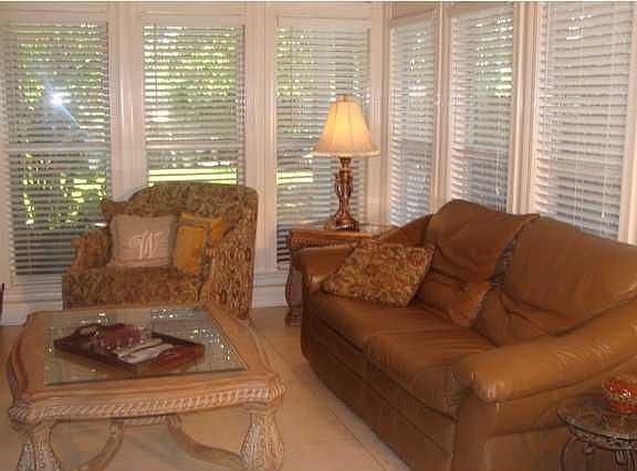 4th image of 1006 Southlake Cir