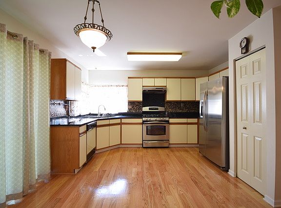 5th image of 748 Columbine Ct