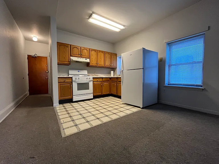 2003 Green St #3R — Photo 3