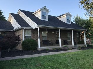 617 Hickory Ln, Elizabethtown, KY 42701