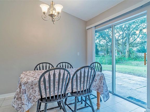 4th image of 12101 Meadow Ln