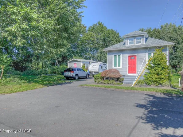 61 W 4th St, Wyoming, PA 18644