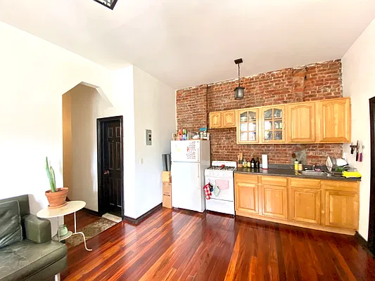 Rented by Nolita Group | media 7