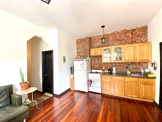 Rented by Nolita Group