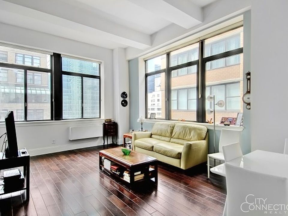1st image of 305 E 45th St #15V