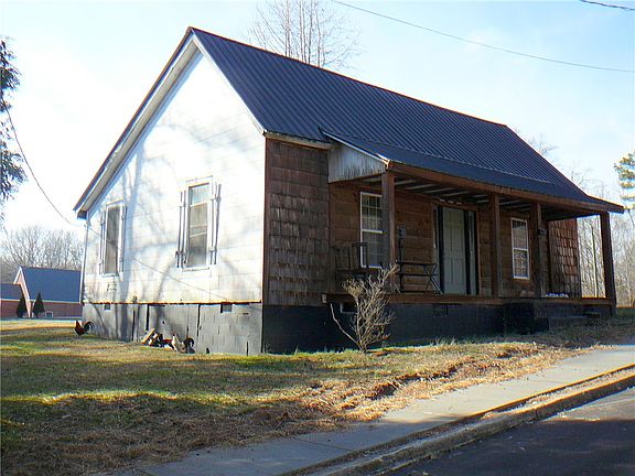 3rd image of 2 Sirrine St