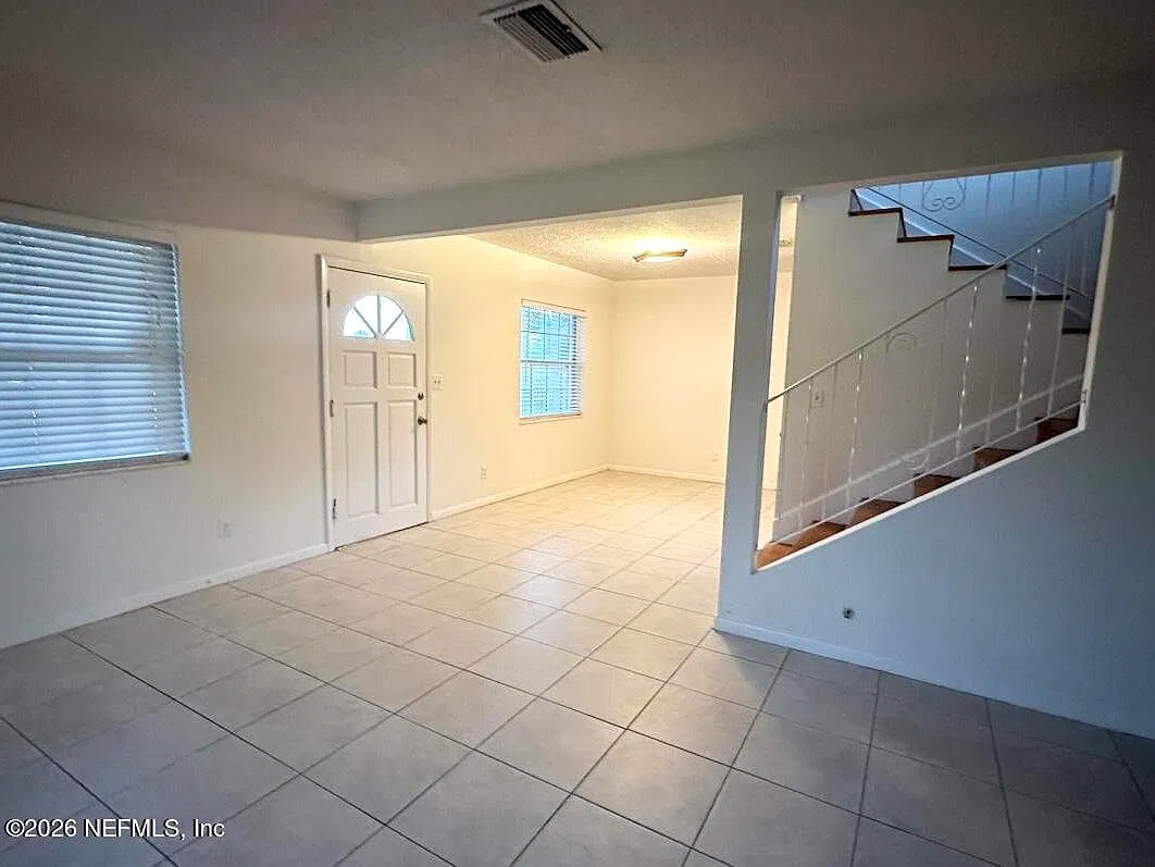 3 bed, 2.5 bath, 2248 sqft, $3,500 — Photo 2