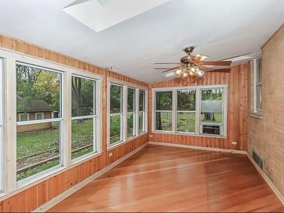 5th image of 23W781 Turner Ave
