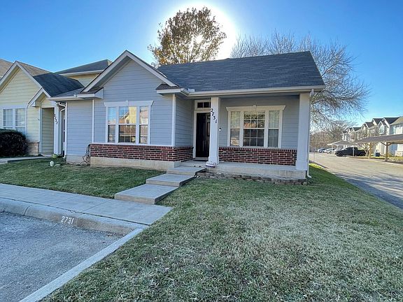 2nd image of 2731 Crown Arbor Dr