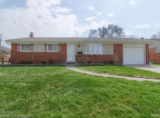 33707 Arrowhead St, Westland, MI 48185