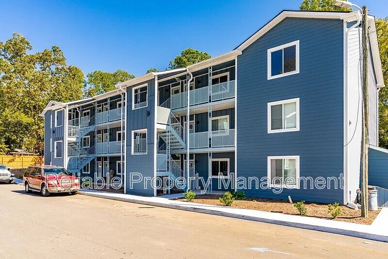 1309 Hudson Ave #A5