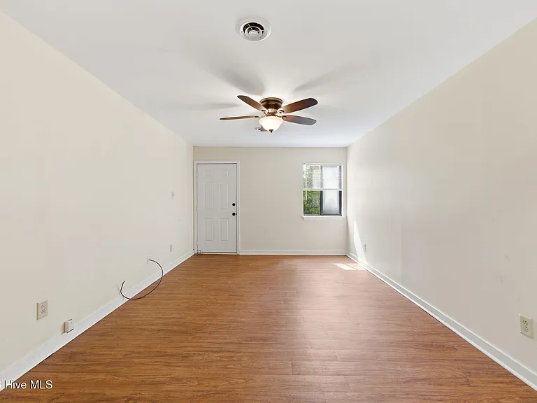 201 Shipman Rd #J-37 — Photo 3